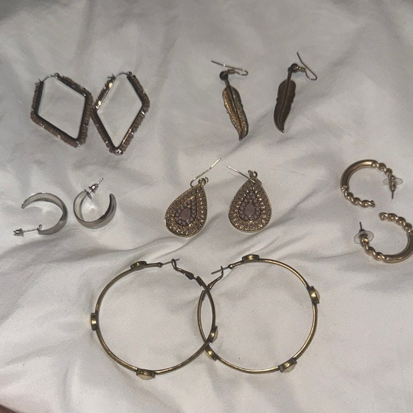 7 Earring Set bundle - Picture 1 of 2